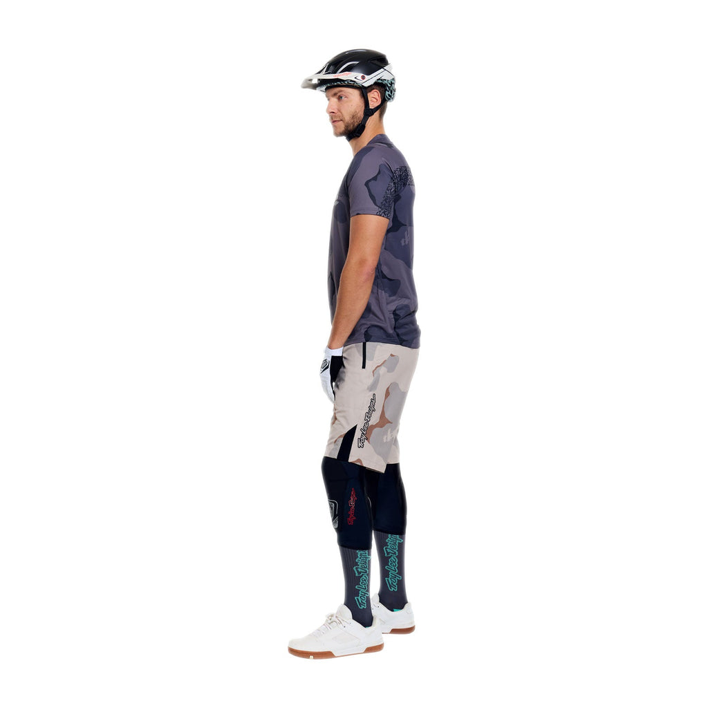 Skyline Pro Short Shell Flow Camo Pumice