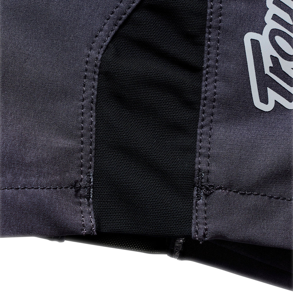 Skyline Pro Short Shell Mono Carbon