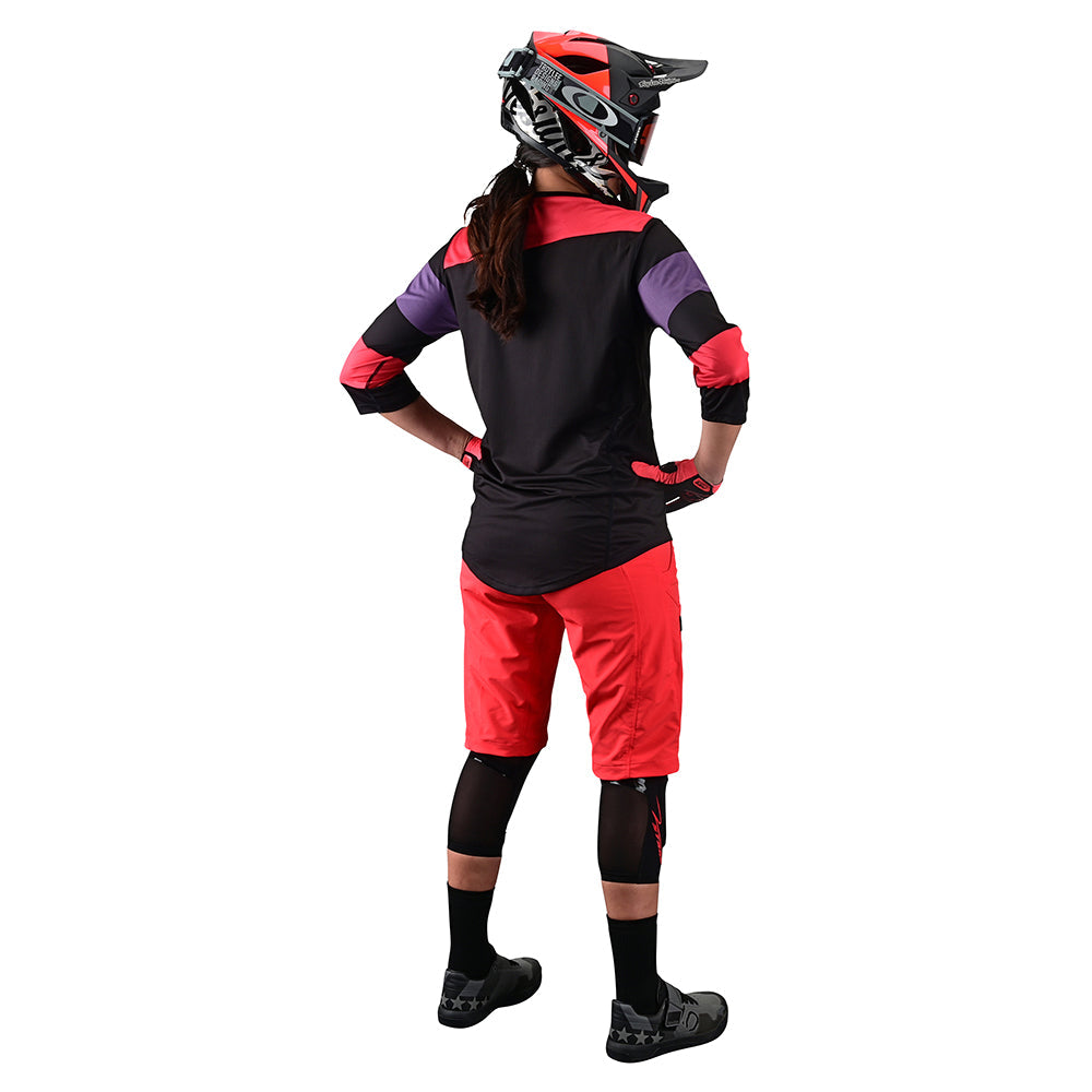Womens Mischief Short No Liner Solid Firecracker