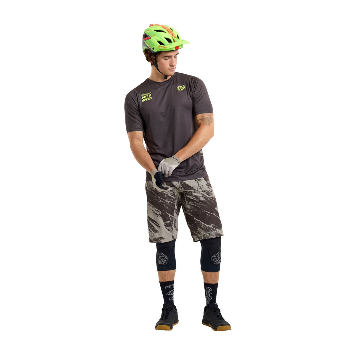 Skyline Short Shell Elemental Dark Earth