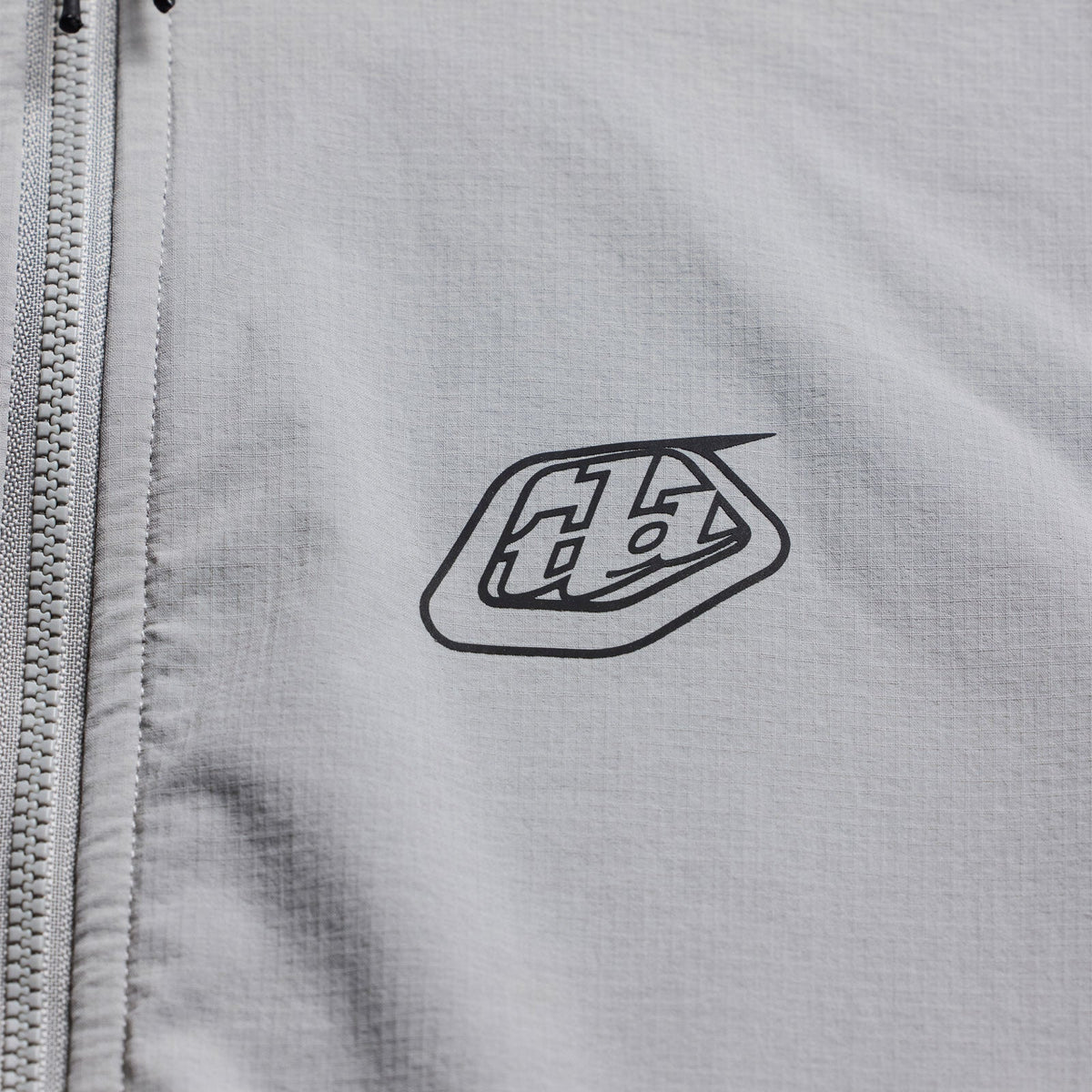 Stage Vest Mono Mid Gray