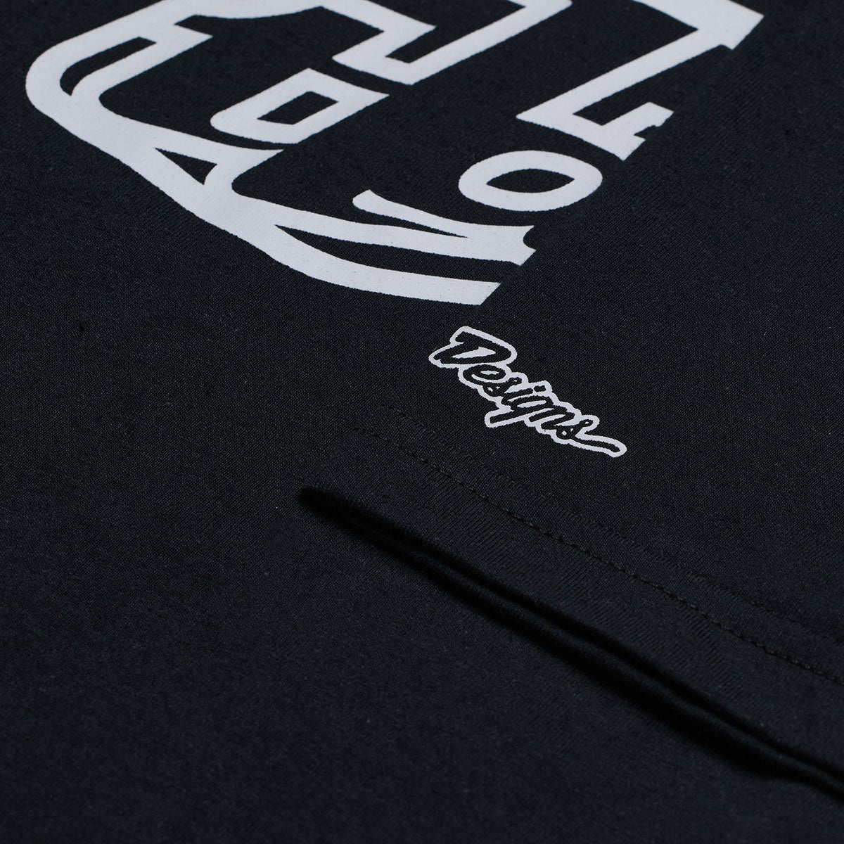 Short Sleeve Tee Badge Black